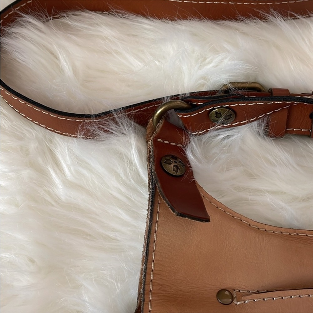 Patricia Nash Heritage “London” Crossbody Bag - Picture 3 of 14